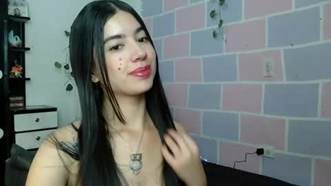 Snapshot of aine_ileana chatting on 08-04-26, 12:52 J online show from 08-04-26, 12:52