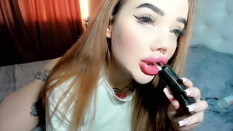 Aira online show from 02-05-25, 03:02