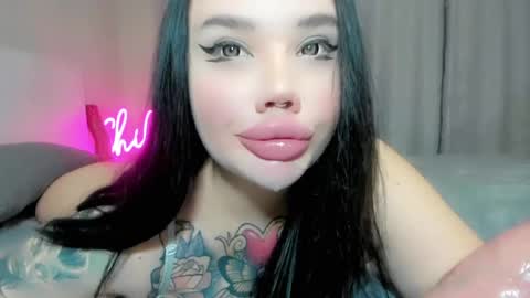 Aira online show from 04-22-26, 01:19