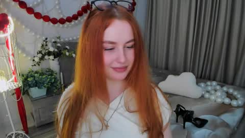 Louise online show from 04-21-26, 01:42