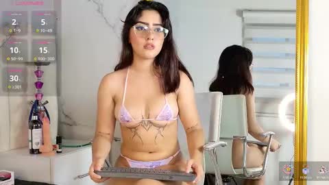 Snapshot of aisha_calloway chatting on 11-18-25, 10:25 aisha_calloway online show from 11-18-25, 10:25