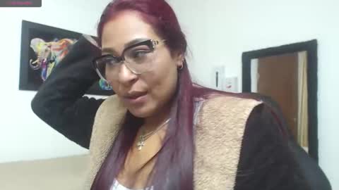 aisha_french online show from 05-25-26, 02:34