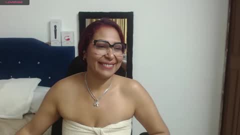 aisha_french online show from 05-26-26, 04:25