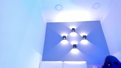 Aisha online show from 12-31-24, 08:34