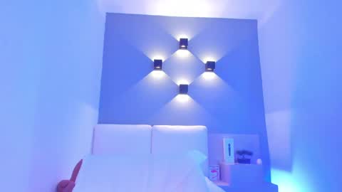 Aisha online show from 01-24-25, 01:03