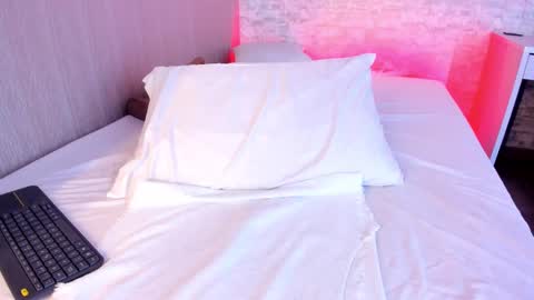 Aisha online show from 02-12-25, 11:20