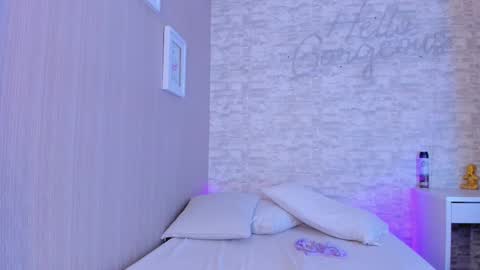 Aisha online show from 02-28-25, 03:15