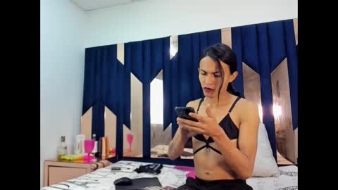 Snapshot of aisha_hotts777 chatting on 10-11-25, 01:27 Aisha online show from 10-11-25, 01:27