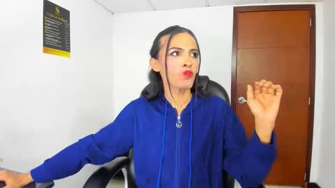 Snapshot of aisha_hotts777 chatting on 12-21-25, 05:20 Aisha online show from 12-21-25, 05:20