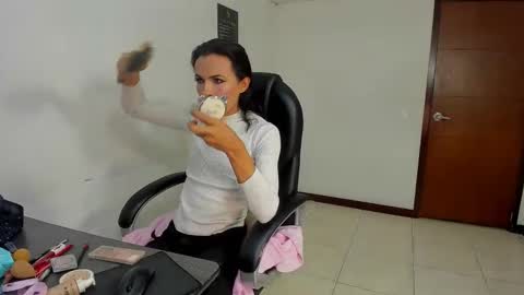 Snapshot of aisha_hotts777 chatting on 02-19-26, 03:57 Aisha online show from 02-19-26, 03:57