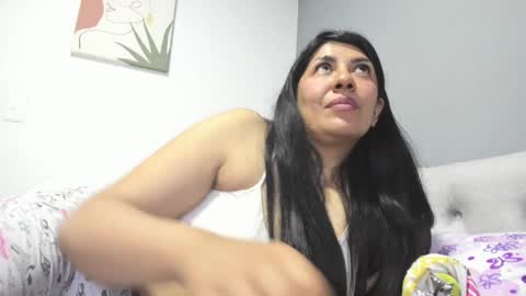 Snapshot of aisha_latina chatting on 12-12-24, 11:58 Katie online show from 12-12-24, 11:58