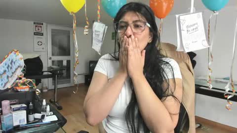 Katie   online show from 06-04-26, 02:23