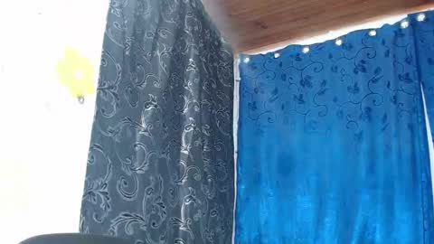 Snapshot of aisha_mcflury chatting on 11-23-25, 04:45 alexia online show from 11-23-25, 04:45