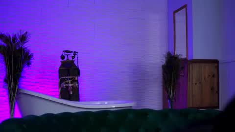 Snapshot of aishaadevoe chatting on 01-12-26, 08:25 Maddy online show from 01-12-26, 08:25