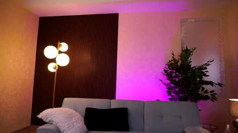 Snapshot of aishaaya chatting on 12-15-24, 05:45 Lora online show from 12-15-24, 05:45