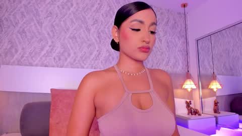 Aisha online show from 11-19-25, 02:39