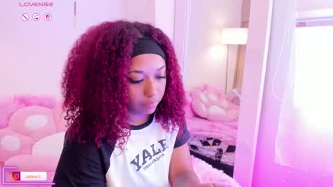 Snapshot of aisharose_ chatting on 12-17-25, 05:41 Aisha online show from 12-17-25, 05:41