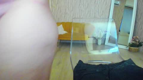 Aisha online show from 12-22-24, 05:23