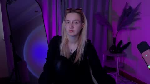 aishiro online show from 09-16-25, 01:34