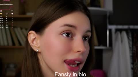 Aliza online show from 10-21-25, 01:39