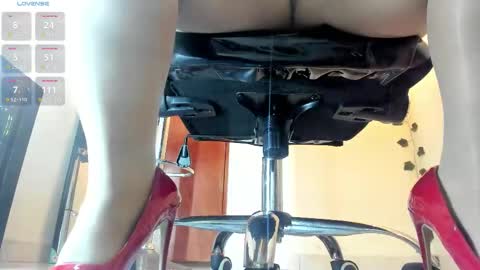 Snapshot of aitana_purple chatting on 03-08-26, 06:12 Aitana online show from 03-08-26, 06:12