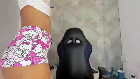 aitana online show from 10-10-25, 02:27