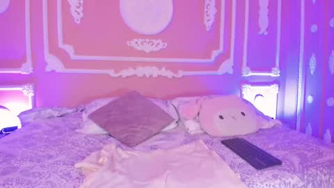 Aitana online show from 10-17-25, 01:03