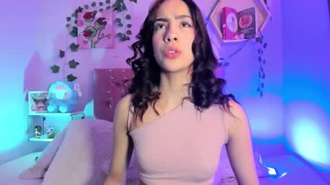 Aitana online show from 11-14-25, 12:04