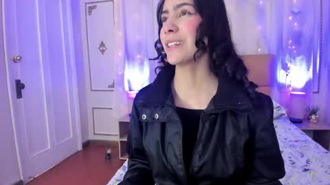 Aitana online show from 11-19-25, 12:05