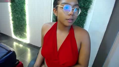 Aitana online show from 06-15-26, 02:47