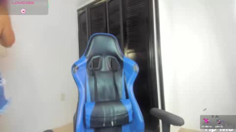 Snapshot of aixa_15 chatting on 09-19-25, 01:01 Aixa Burgos online show from 09-19-25, 01:01