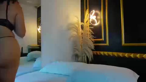 Snapshot of aixa_15 chatting on 10-17-25, 07:16 Aixa Burgos online show from 10-17-25, 07:16