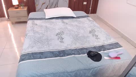 AIXA  online show from 10-27-25, 12:20