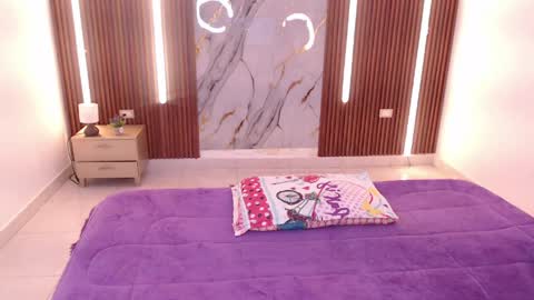 AIXA  online show from 04-07-26, 01:00