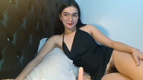 Snapshot of akamamiki25 chatting on 06-16-26, 11:24 akamamiki25 online show from 06-16-26, 11:24