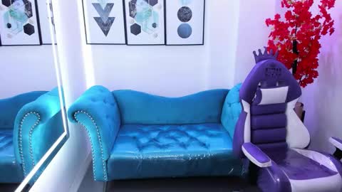 Snapshot of akaza_hakuji_ chatting on 12-17-25, 12:22 Azaka online show from 12-17-25, 12:22