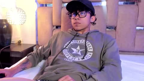 Snapshot of akazaboy chatting on 02-23-26, 04:32 akazaboy online show from 02-23-26, 04:32