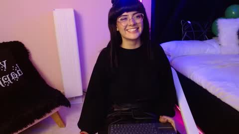 Snapshot of akeno_desire chatting on 03-19-26, 04:22 Akeno online show from 03-19-26, 04:22