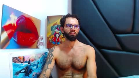 Snapshot of akiles_r chatting on 03-30-26, 10:44 akiles online show from 03-30-26, 10:44