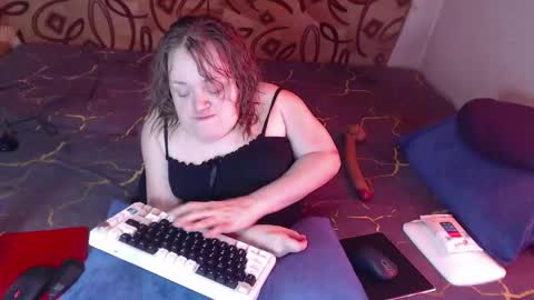 Snapshot of akindmodel chatting on 02-24-25, 08:49 Natalie online show from 02-24-25, 08:49