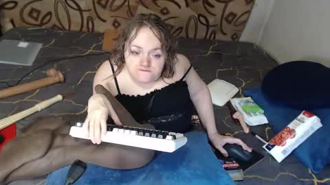 Snapshot of akindmodel chatting on 02-28-25, 03:37 Natalie online show from 02-28-25, 03:37