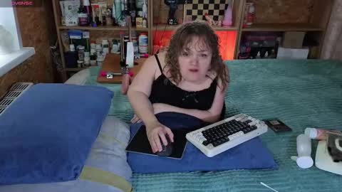 Snapshot of akindmodel chatting on 11-07-25, 06:35 Natalie online show from 11-07-25, 06:35