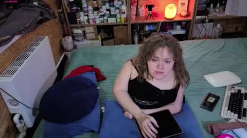 Snapshot of akindmodel chatting on 11-23-25, 07:19 Natalie online show from 11-23-25, 07:19