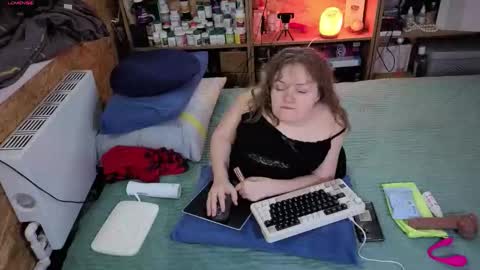 Snapshot of akindmodel chatting on 11-24-25, 05:51 Natalie online show from 11-24-25, 05:51