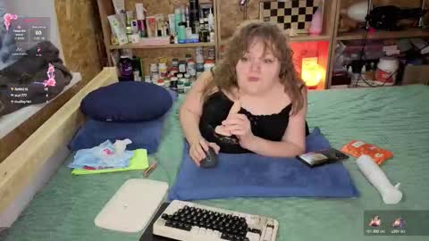 Snapshot of akindmodel chatting on 12-14-25, 04:34 Natalie online show from 12-14-25, 04:34