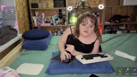 Snapshot of akindmodel chatting on 12-20-25, 02:24 Natalie online show from 12-20-25, 02:24