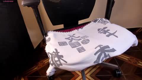 Snapshot of akira_tattoo chatting on 05-09-26, 12:05 Akira online show from 05-09-26, 12:05