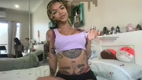 Snapshot of akirazayy chatting on 01-07-26, 09:50 Akira Zay online show from 01-07-26, 09:50