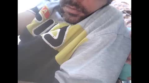 Snapshot of akram_40 chatting on 11-26-25, 08:10 Brown arab man online show from 11-26-25, 08:10