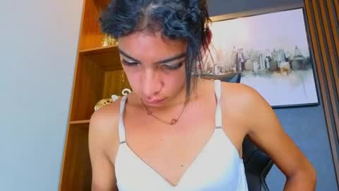 Alahia Rodriguez online show from 05-24-26, 12:21